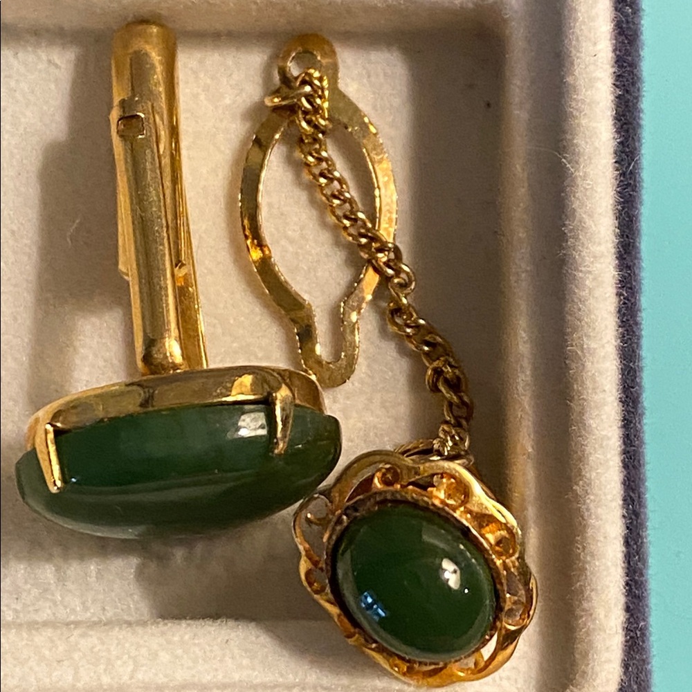Genuine Jade Cufflinks & Tie Tack - Picture 4 of 13